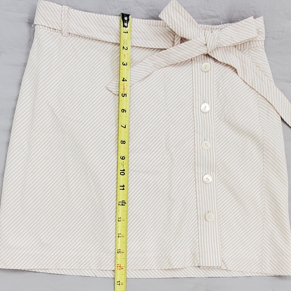 Vineyard Vines Seersucker Wrap Skirt, Size 2 - Picture 9 of 9